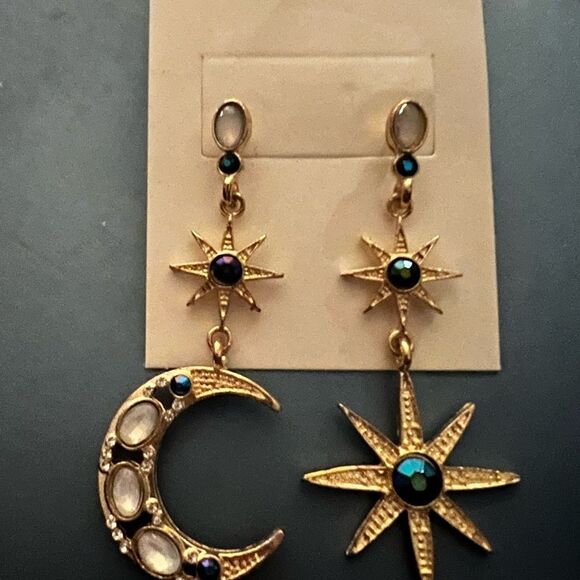 💙 Betsey Johnson stunning drop dangle celestial earrings 💙 - Picture 7 of 9